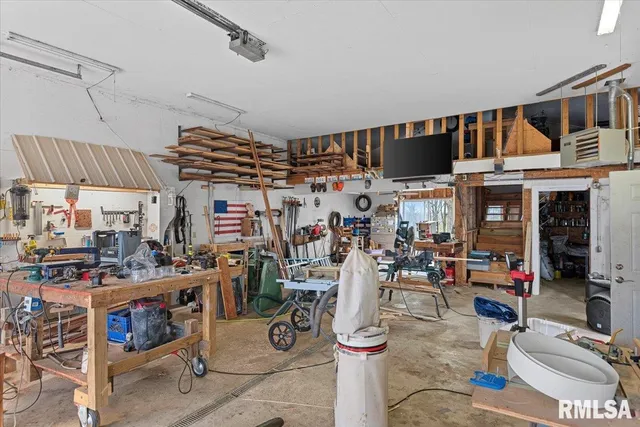 $189,900 | 201 South 3rd Street, Divernon, IL 62530