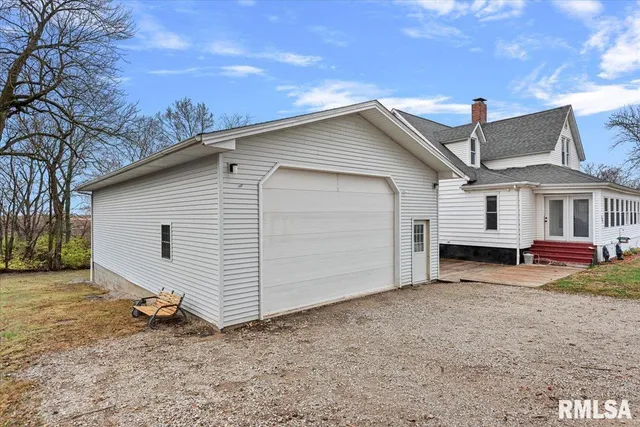 $189,900 | 201 South 3rd Street, Divernon, IL 62530