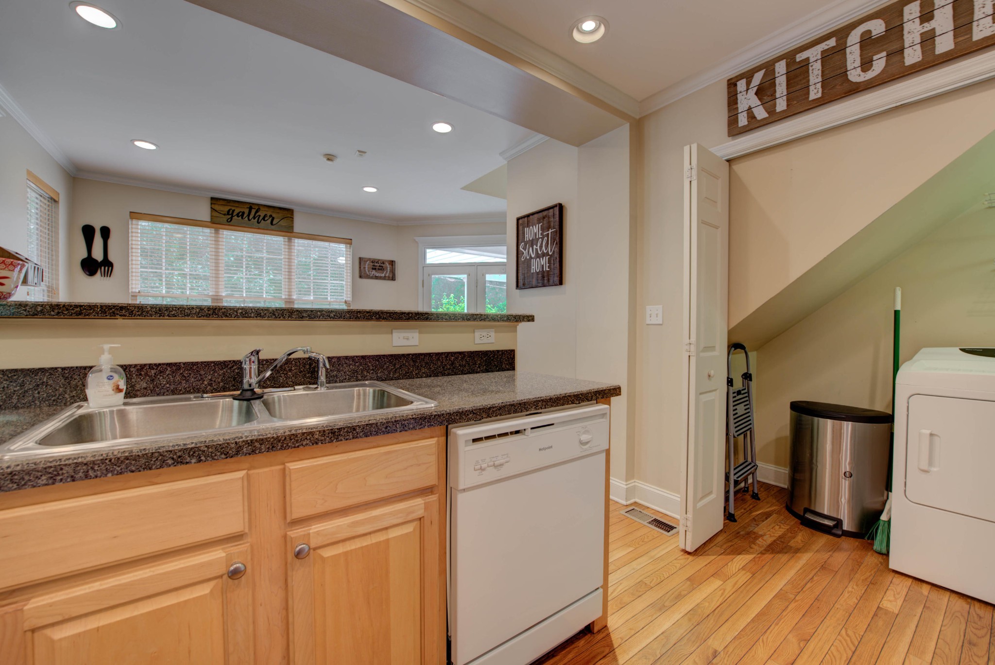 100 Graham Place Oak Ridge, TN 37830 - Photo 11 of 32