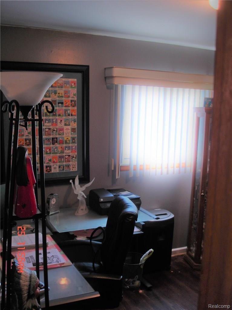 29443 Schoenherr Road Warren, MI 48088 - Photo 18 of 32 2nd bed 1.JPG