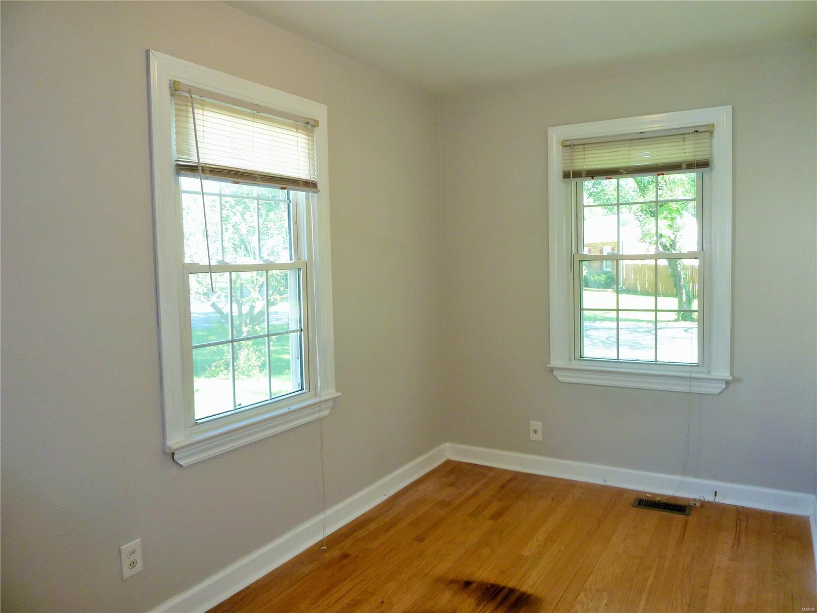 75 Derhake Road Florissant, MO 63031 - Photo 8 of 26 Gallery Image 8