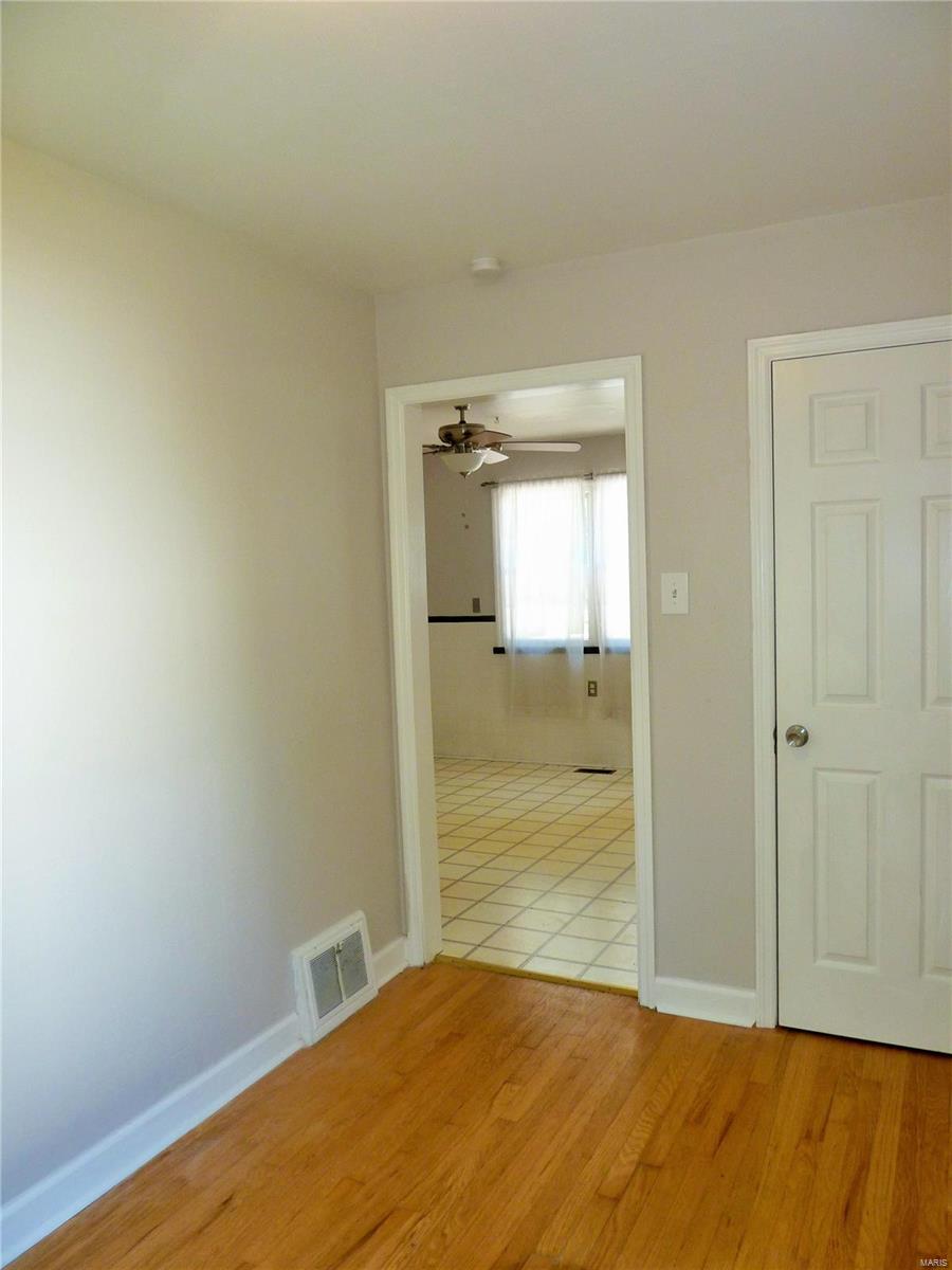 75 Derhake Road Florissant, MO 63031 - Photo 9 of 26 Gallery Image 9