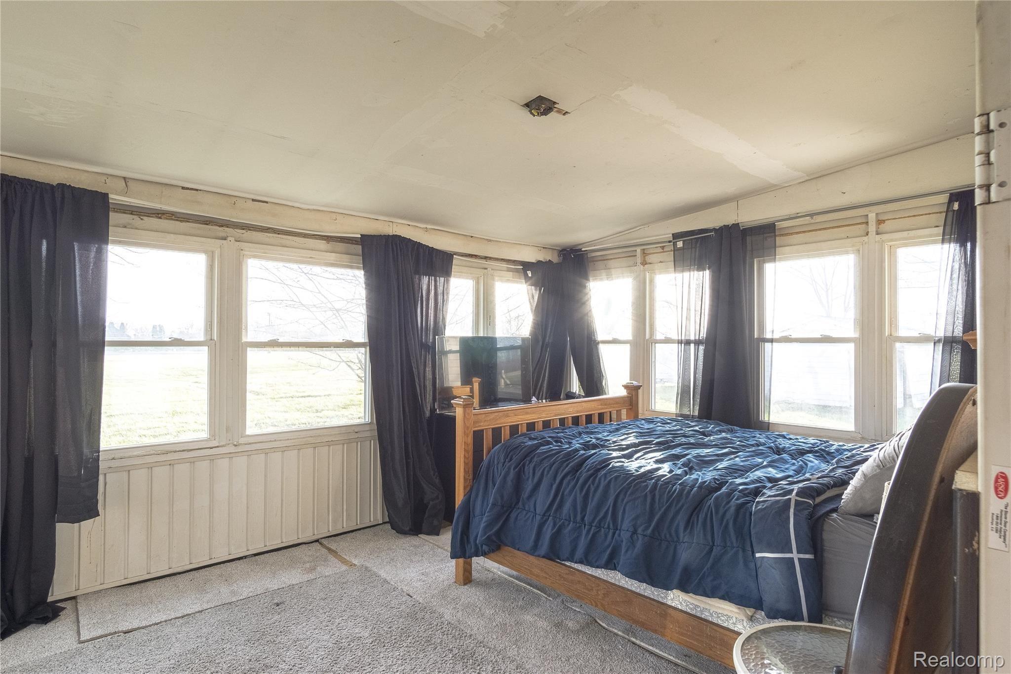 2730 Nadeau Road Monroe, MI 48162 - Photo 29 of 49 Sunroom/other