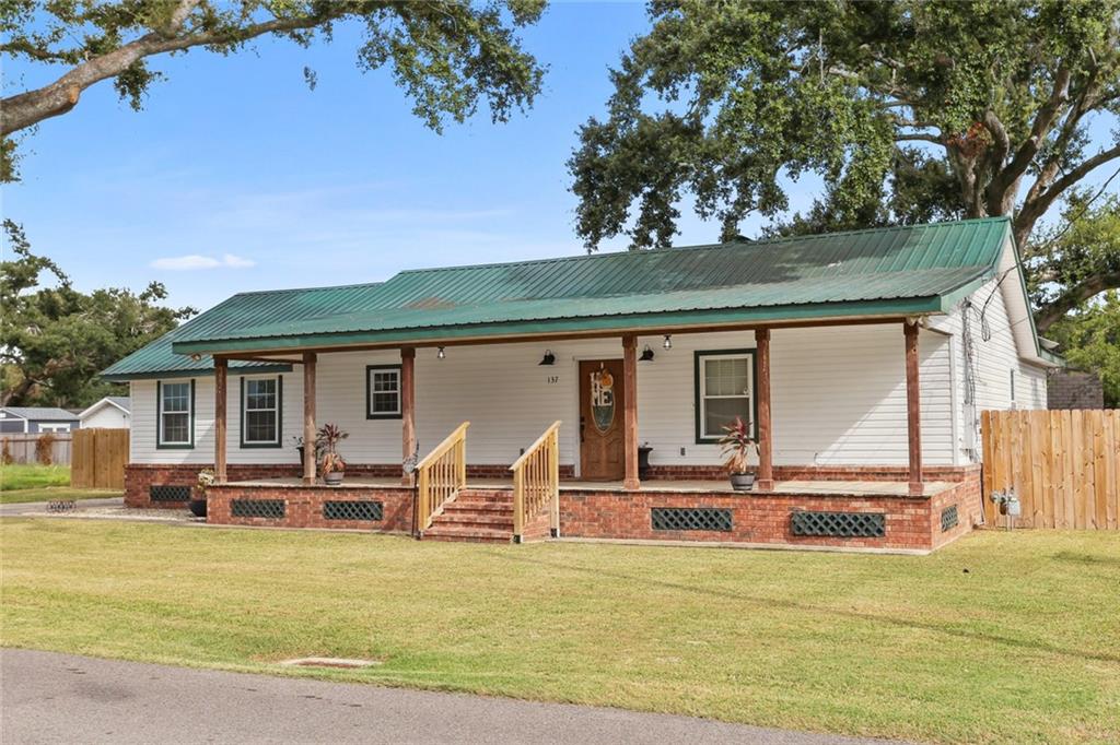 137 Oak Lane Luling, LA 70070 - Photo 1 of 17 Gallery Image 1
