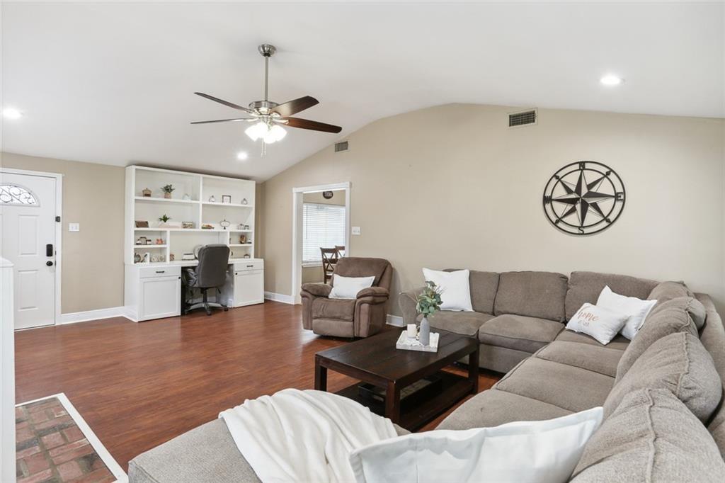 137 Oak Lane Luling, LA 70070 - Photo 3 of 17 Gallery Image 3