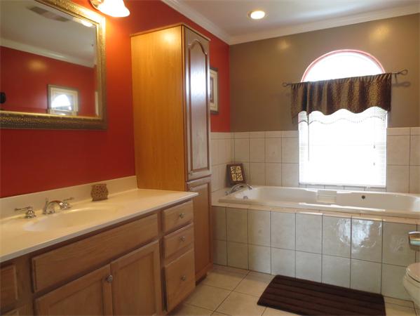 1040 Wood Street Fall River, MA 02721 - Photo 11 of 20 Gallery Image 11