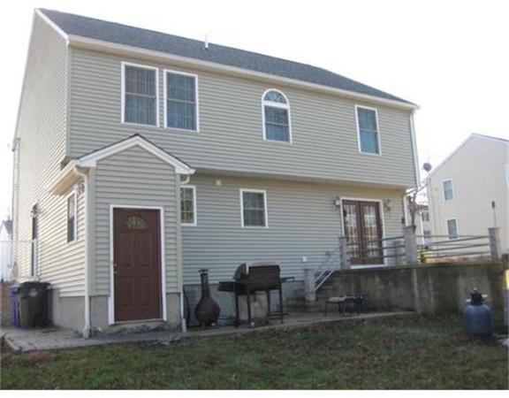 1040 Wood Street Fall River, MA 02721 - Photo 19 of 20 Gallery Image 19