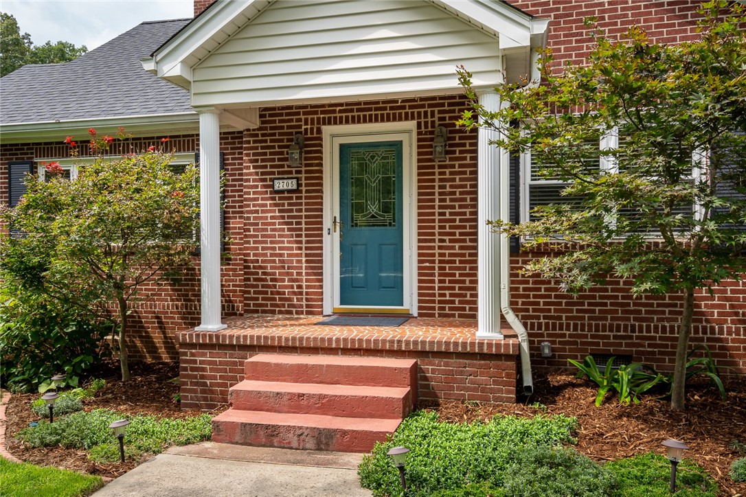 2705 Jackson Square Anderson, SC 29625 - Photo 4 of 39 Gallery Image 4