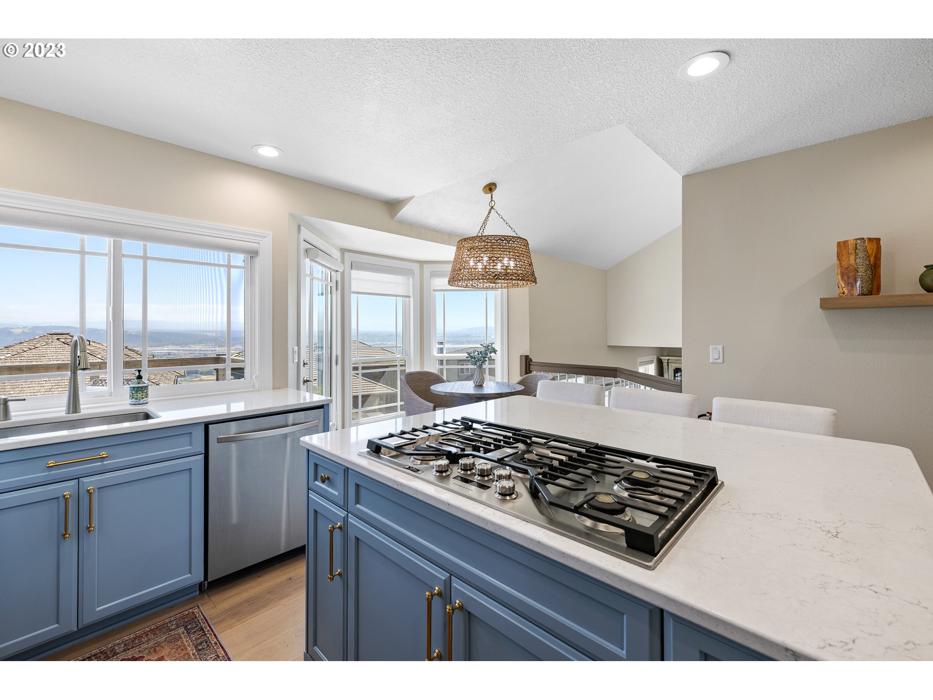 544 Northwest View Ridge Way Camas, WA 98607 - Photo 8 of 45 Kitchen