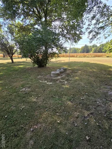 $184,900 | 1011 Voorhees Lane, Brighton, IL 62012