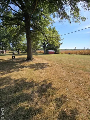 $184,900 | 1011 Voorhees Lane, Brighton, IL 62012