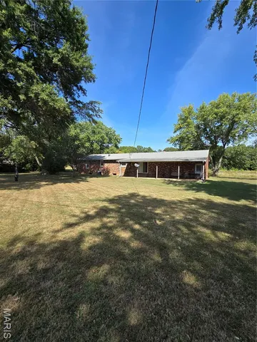 $184,900 | 1011 Voorhees Lane, Brighton, IL 62012