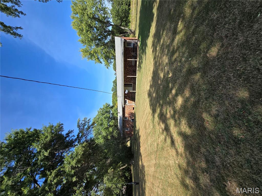 1011 Voorhees Lane Brighton, IL 62012 - Photo 23 of 24