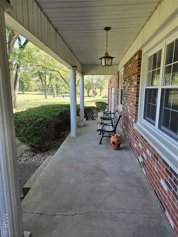 $184,900 | 1011 Voorhees Lane, Brighton, IL 62012