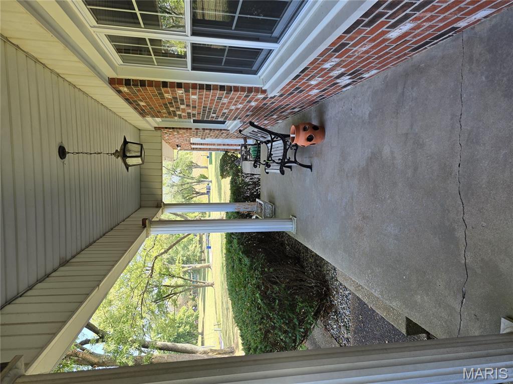 1011 Voorhees Lane Brighton, IL 62012 - Photo 4 of 24