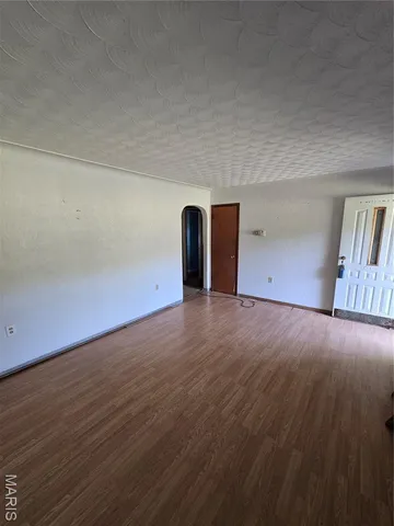 $184,900 | 1011 Voorhees Lane, Brighton, IL 62012