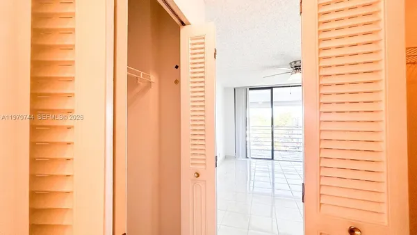 $1,600 | 2761 Taft Street, Unit 408, Hollywood, FL 33020