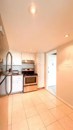 $1,600 | 2761 Taft Street, Unit 408, Hollywood, FL 33020