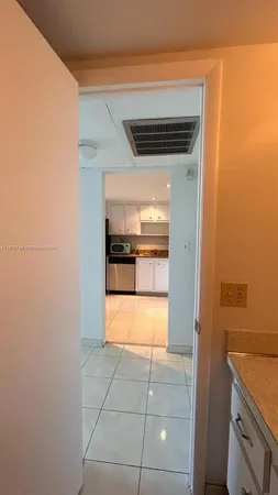 $1,600 | 2761 Taft Street, Unit 408, Hollywood, FL 33020