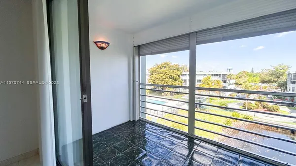 $1,600 | 2761 Taft Street, Unit 408, Hollywood, FL 33020