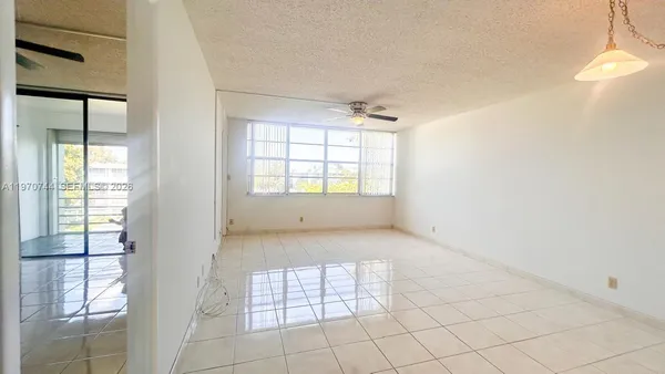 $1,600 | 2761 Taft Street, Unit 408, Hollywood, FL 33020