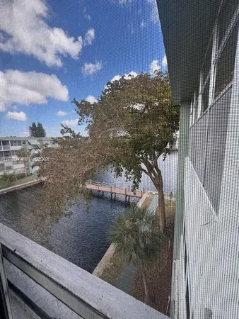 $1,600 | 2761 Taft Street, Unit 408, Hollywood, FL 33020