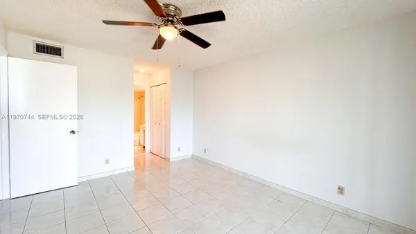 $1,600 | 2761 Taft Street, Unit 408, Hollywood, FL 33020