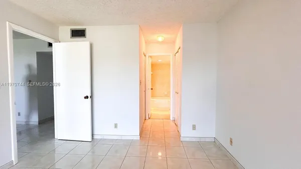 $1,600 | 2761 Taft Street, Unit 408, Hollywood, FL 33020