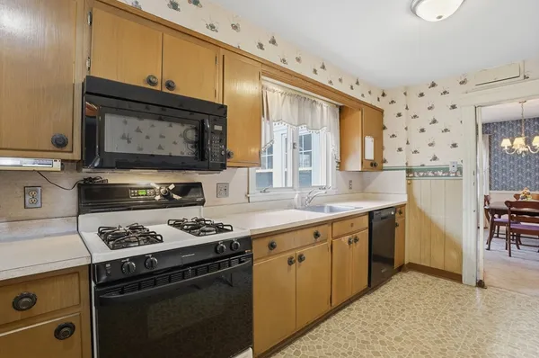 $425,000 | 18 Davidson Road, Worcester, MA 01605