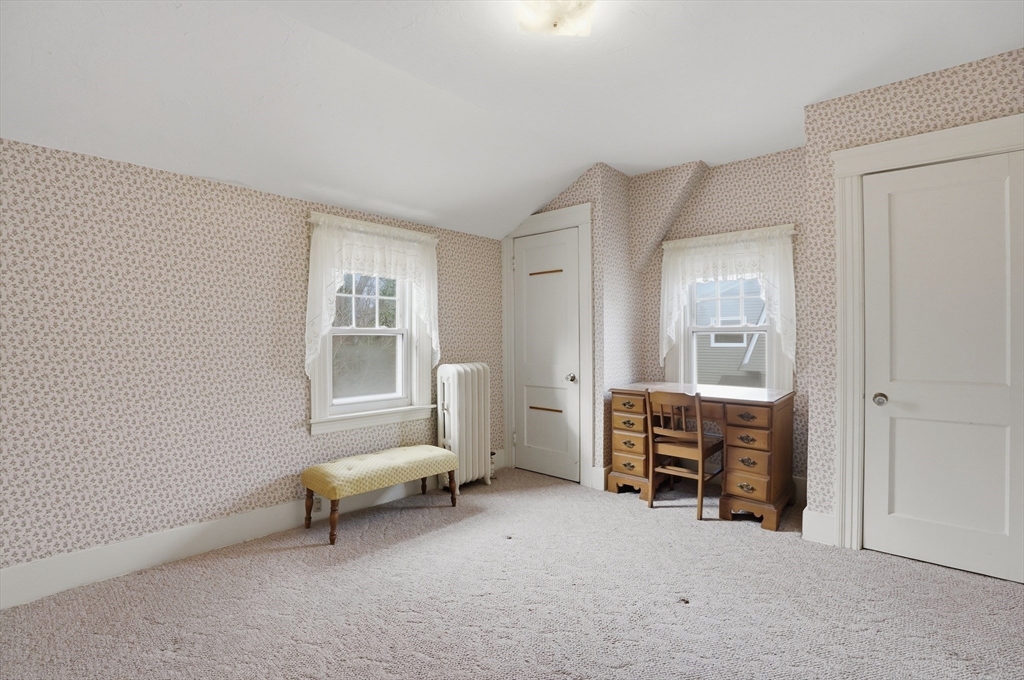 18 Davidson Road Worcester, MA 01605 - Photo 23 of 37