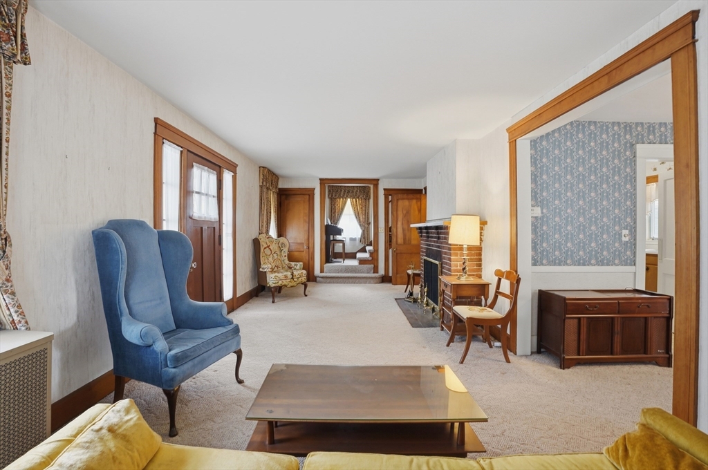 18 Davidson Road Worcester, MA 01605 - Photo 7 of 37