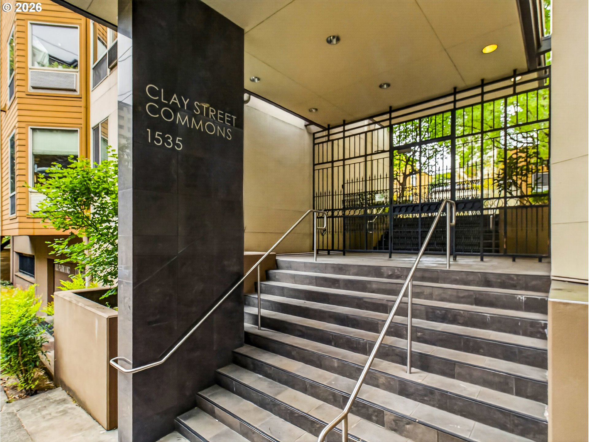 1535 Southwest Clay Street, Unit 103 Portland, OR 97201 - Photo 2 of 35