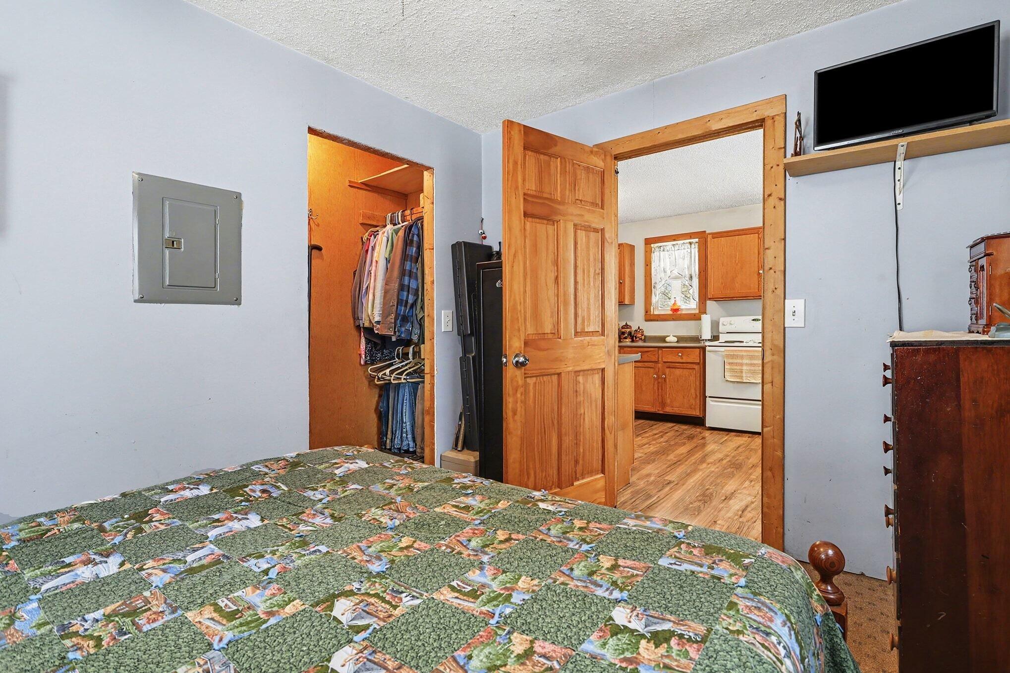 6757 Marsh Road Plainwell, MI 49080 - Photo 9 of 15 010_file_5471