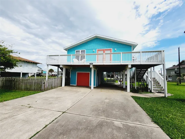 $2,100 | 16606 John Davis Road, Jamaica Beach, TX 77554