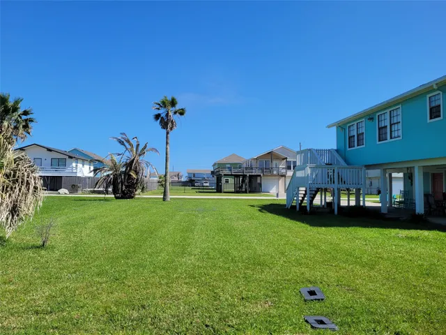 $2,100 | 16606 John Davis Road, Jamaica Beach, TX 77554