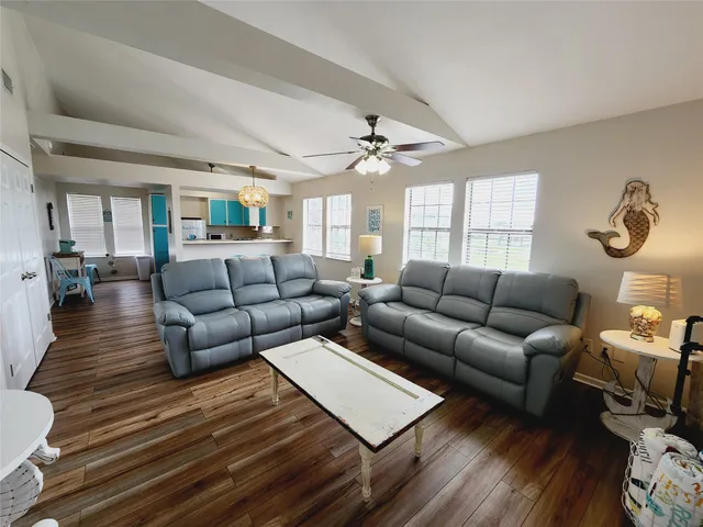 $2,100 | 16606 John Davis Road, Jamaica Beach, TX 77554