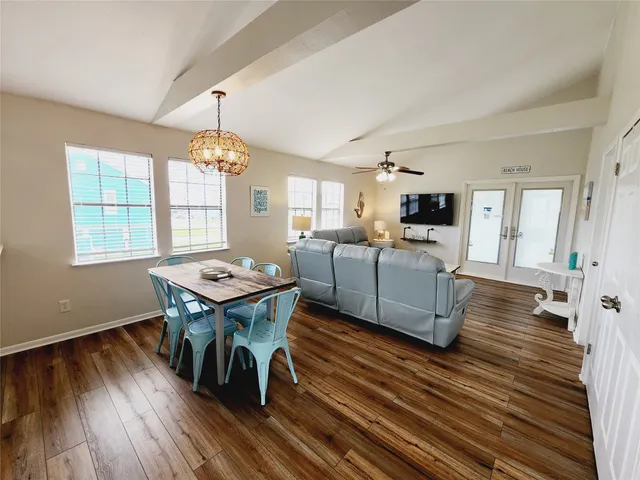 $2,100 | 16606 John Davis Road, Jamaica Beach, TX 77554