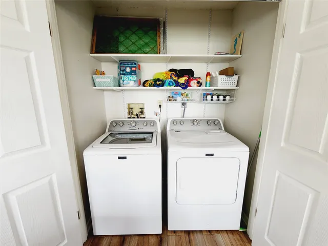 $2,100 | 16606 John Davis Road, Jamaica Beach, TX 77554