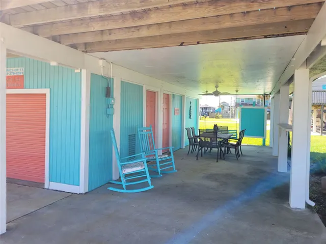 $2,100 | 16606 John Davis Road, Jamaica Beach, TX 77554