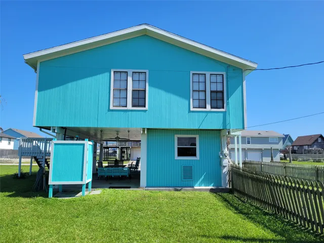 $2,100 | 16606 John Davis Road, Jamaica Beach, TX 77554