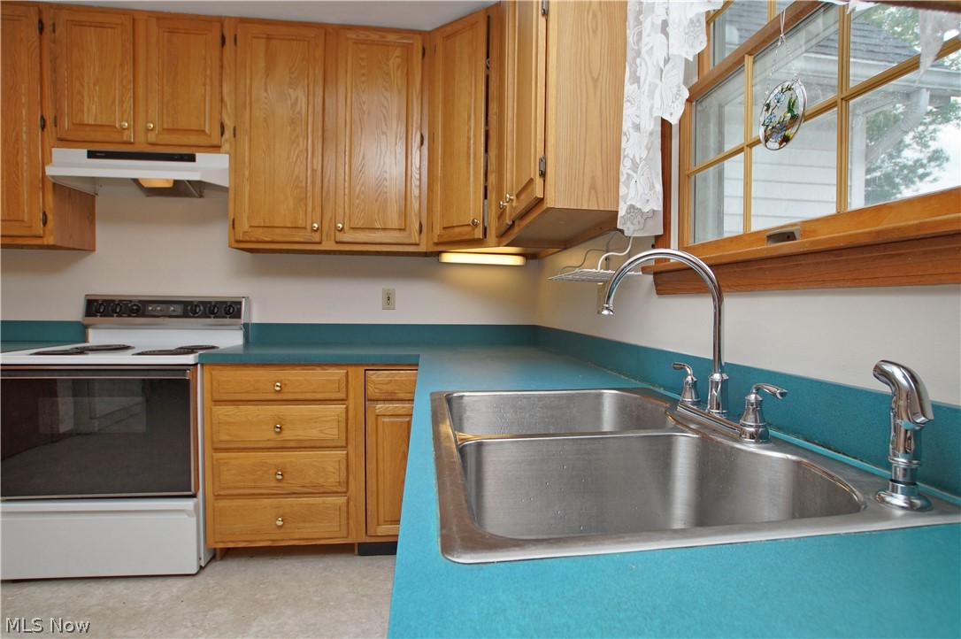 4567 South Ridge Road Perry, OH 44081 - Photo 9 of 35