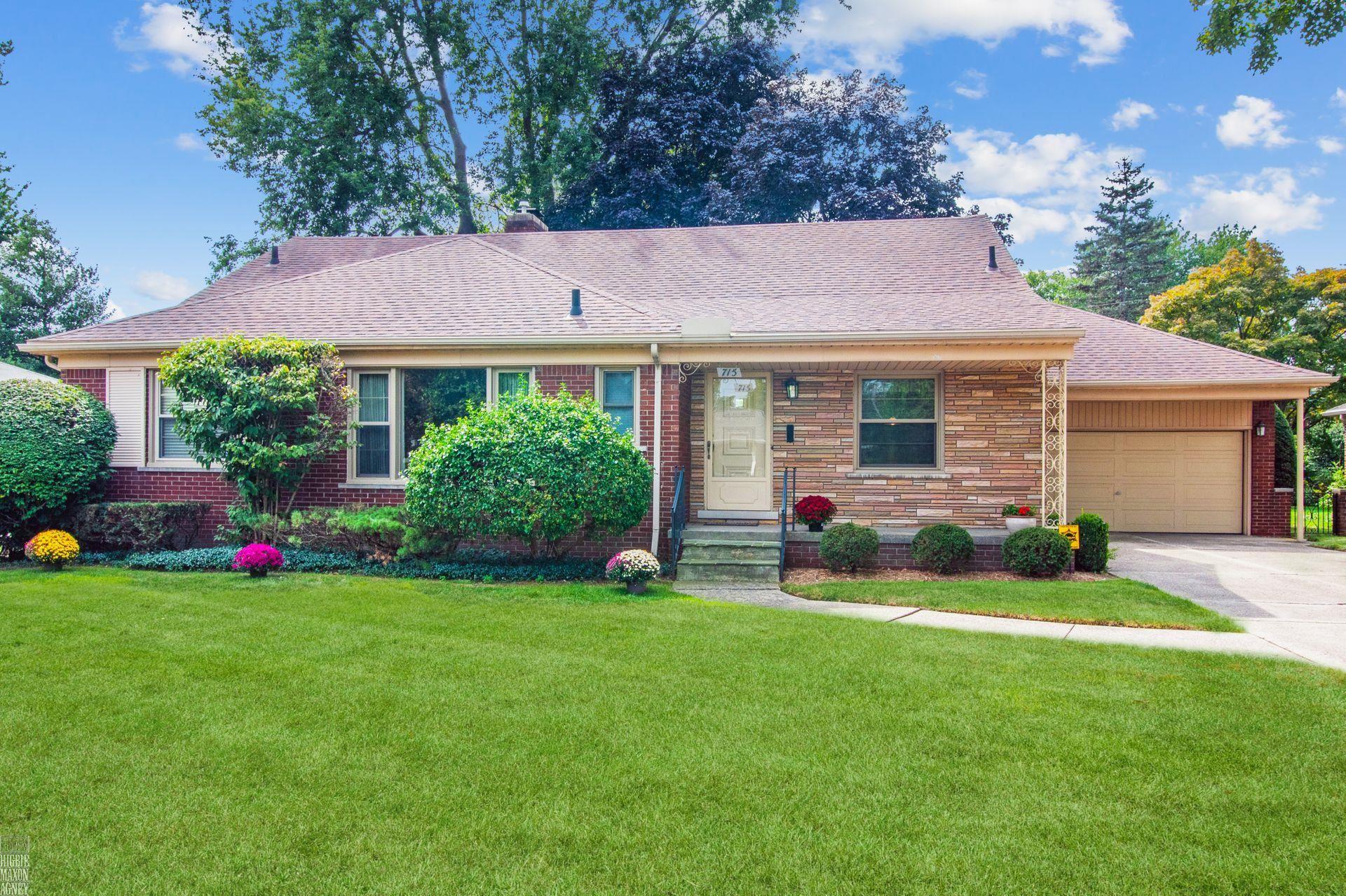 715 South Renaud Road Grosse Pointe, MI 48236 - Photo 1 of 25 50090595.JPG