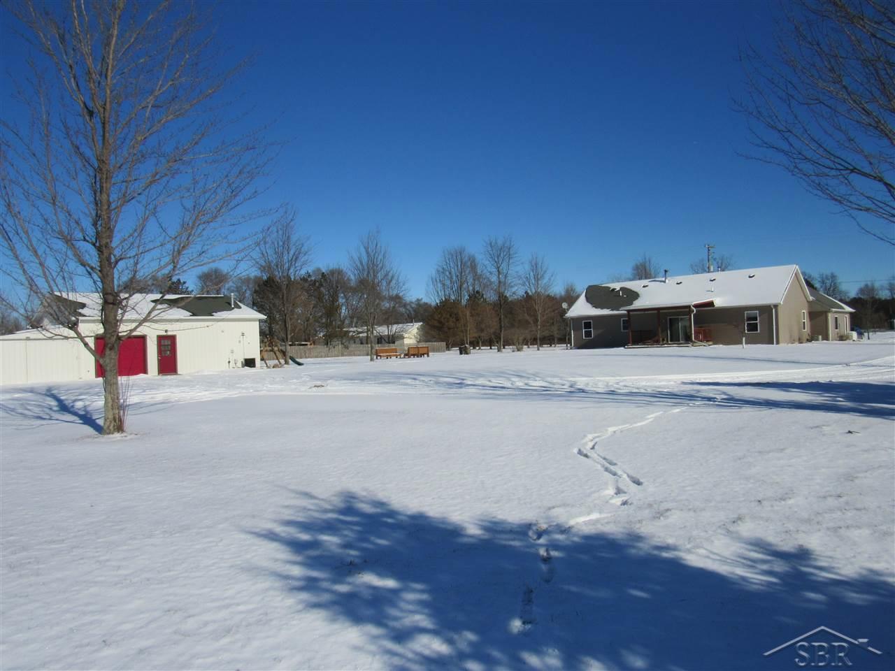 15610 Stuart Road Chesaning, MI 48616 - Photo 5 of 35 31369400-4.JPG