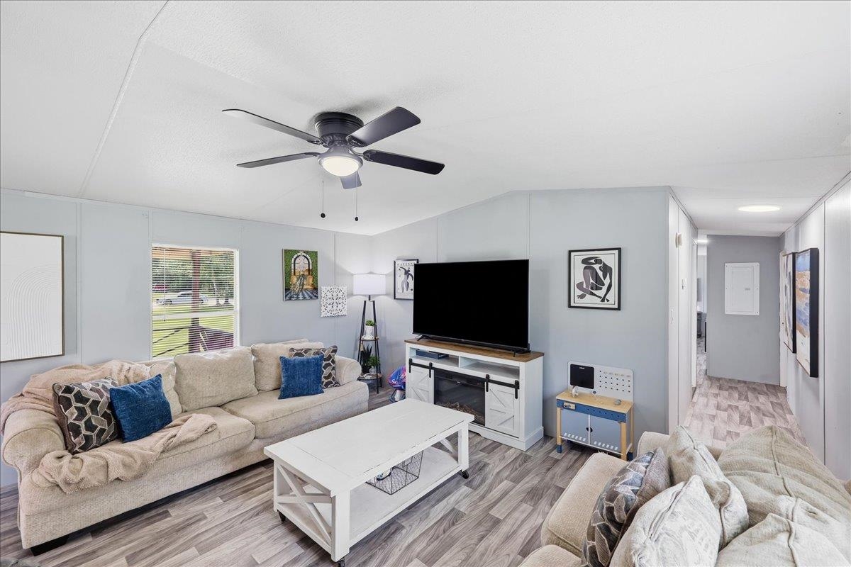 5825 Jefferson Street Vidor, TX 77662 - Photo 4 of 14