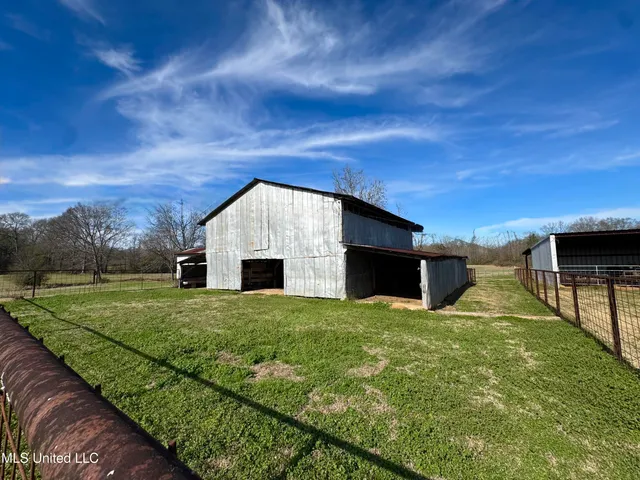 $1,250,000 | 2720 Davis Road, Byram, MS 39170