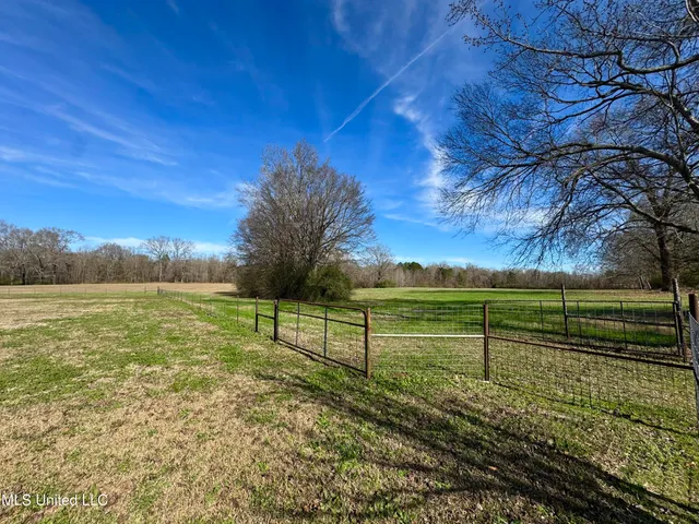 $1,250,000 | 2720 Davis Road, Byram, MS 39170