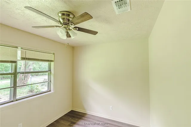 $1,200 | 601 Martin Luther King Jr Boulevard, Cameron, TX 76520