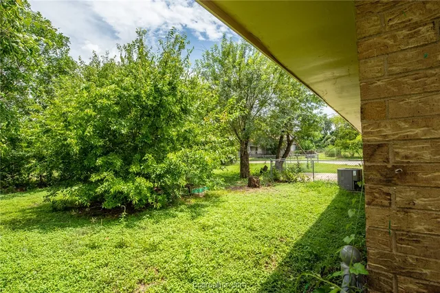 $1,200 | 601 Martin Luther King Jr Boulevard, Cameron, TX 76520