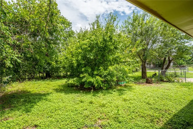 $1,200 | 601 Martin Luther King Jr Boulevard, Cameron, TX 76520