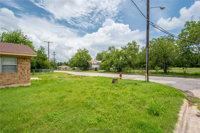 $1,200 | 601 Martin Luther King Jr Boulevard, Cameron, TX 76520